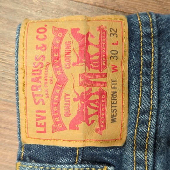 Levi's Western Fit 30 x 32 - Picture 3 of 3